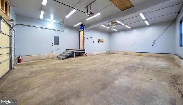 1347 E THATCHER RD, Quakertown, PA 18951