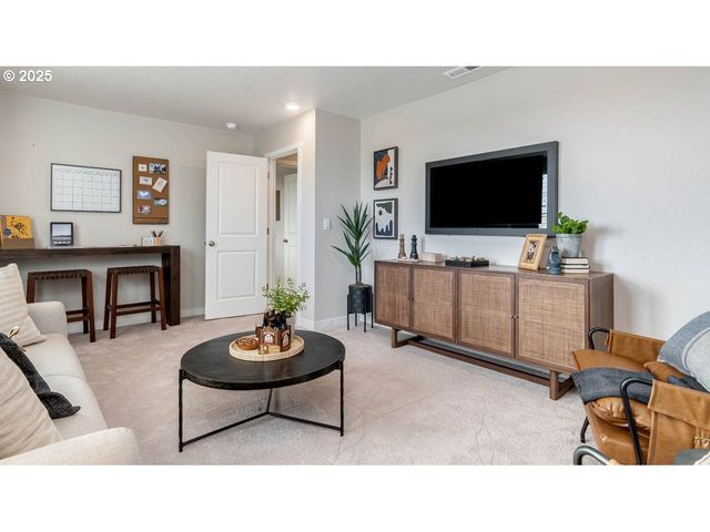 16695 Se Crossland St, Happy Valley, OR 97086