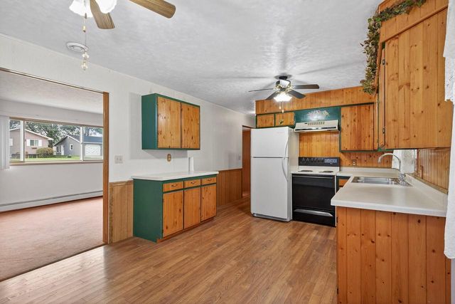 2610 GAYNOR AVENUE, Wisconsin Rapids, WI 54495