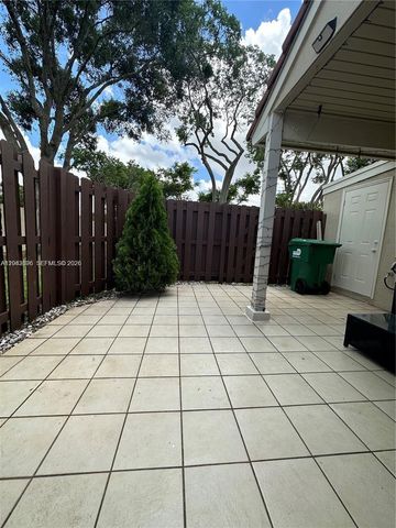 6012 NW 172nd Terr Circle, Hialeah, FL 33015