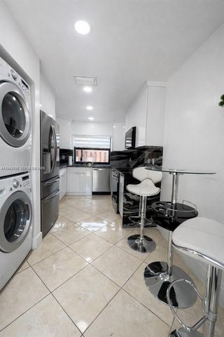 6012 NW 172nd Terr Circle, Hialeah, FL 33015