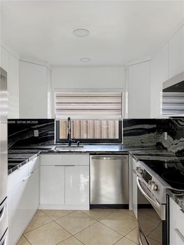 6012 NW 172nd Terr Circle, Hialeah, FL 33015