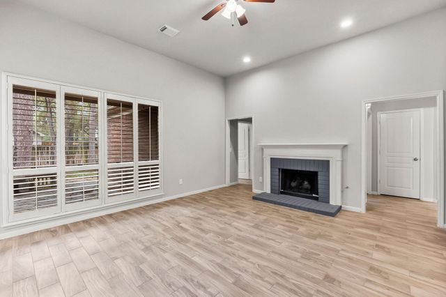 18 Maize Meadow Place, The Woodlands, TX 77381