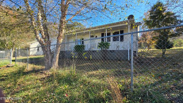 319 E Farrell St, Niota, TN 37826