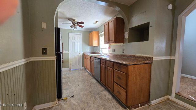 319 E Farrell St, Niota, TN 37826