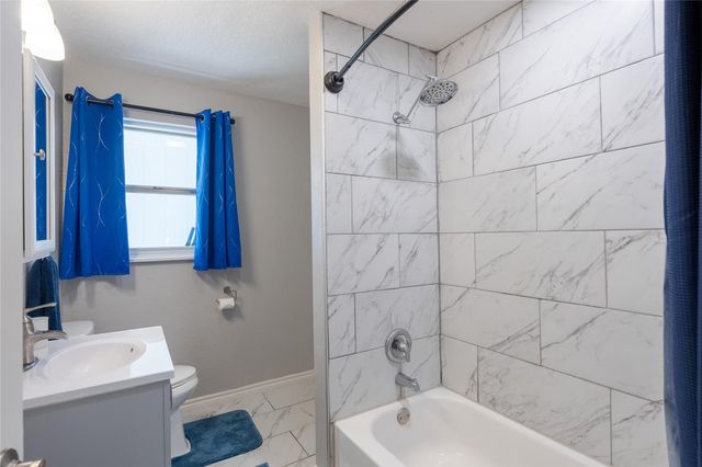 407 Lamon ST, Burnet, TX 78611