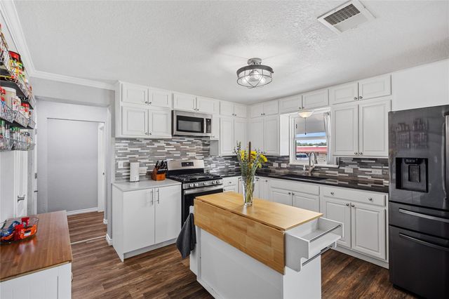 407 Lamon ST, Burnet, TX 78611