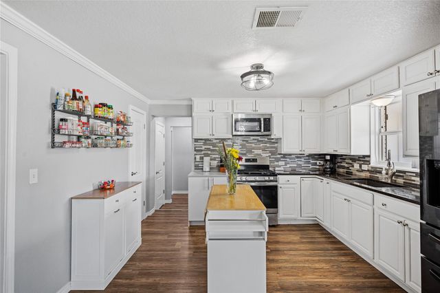 407 Lamon ST, Burnet, TX 78611