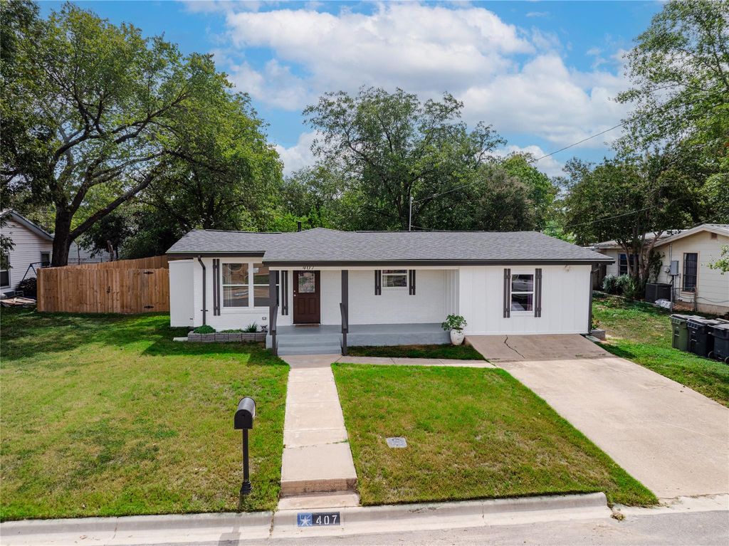 407 Lamon ST, Burnet, TX 78611