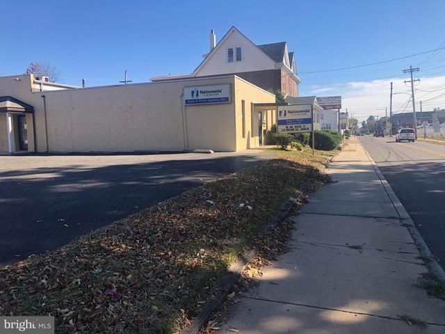 35 WOODLAND AVE, Morton, PA 19070