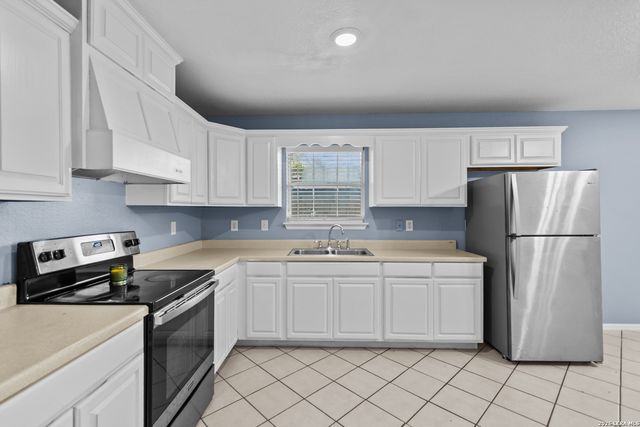 123 FRAN FRAN ST, San Antonio, TX 78207