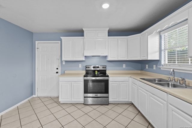 123 FRAN FRAN ST, San Antonio, TX 78207