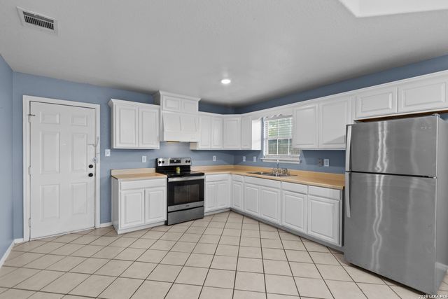 123 FRAN FRAN ST, San Antonio, TX 78207