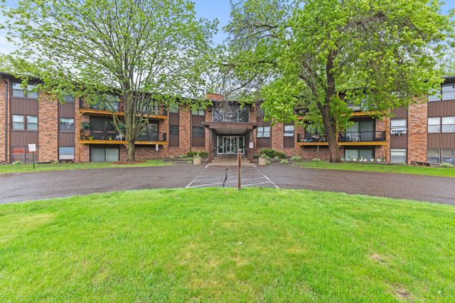 10113 W 34th Street 105, Hopkins, MN 55305