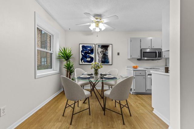 10113 W 34th Street 105, Hopkins, MN 55305