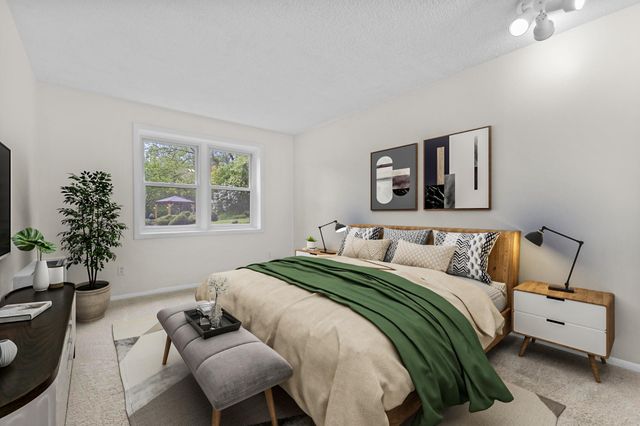 10113 W 34th Street 105, Hopkins, MN 55305