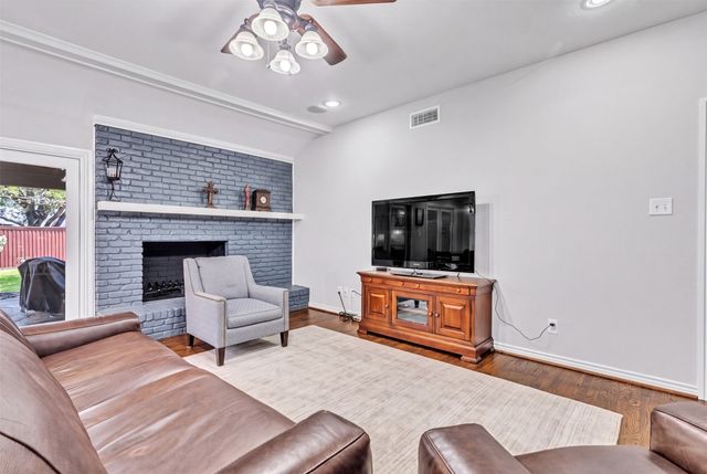 4421 Allencrest Lane, Dallas, TX 75244