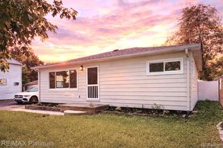 208 Devonshire St, York Charter Township, MI 48198