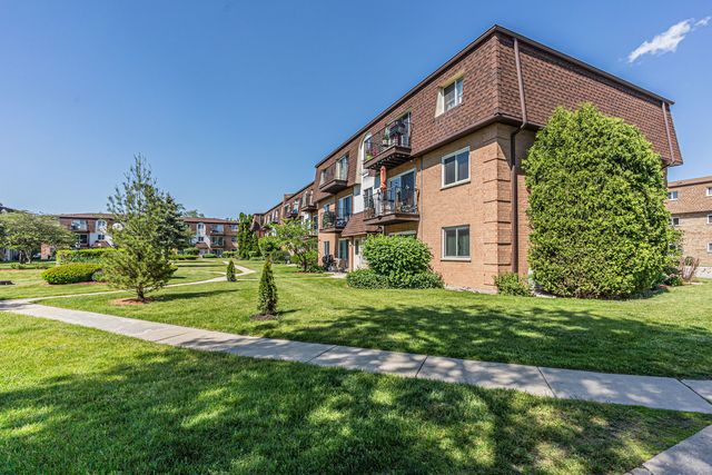 9480 Bay Colony Drive 2N, Des Plaines, IL 60016