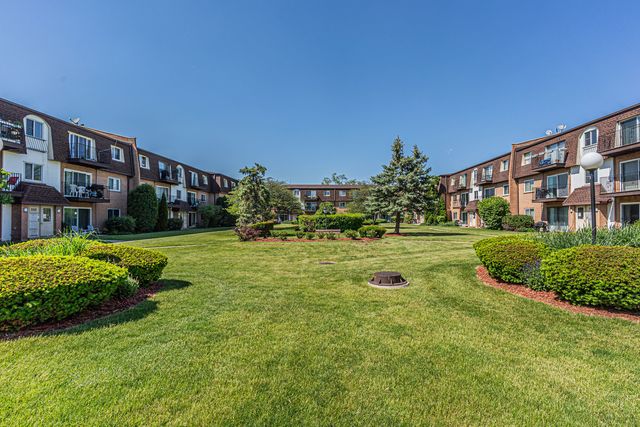 9480 Bay Colony Drive 2N, Des Plaines, IL 60016