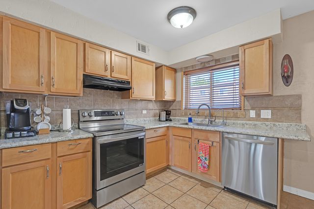 9480 Bay Colony Drive 2N, Des Plaines, IL 60016