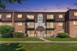 9480 Bay Colony Drive 2N, Des Plaines, IL 60016