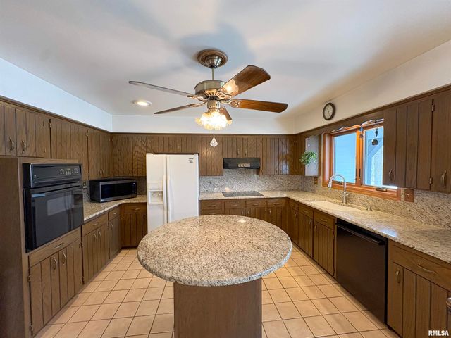 229 E FAR HILLS Drive, East Peoria, IL 61611