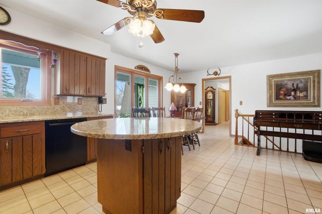 229 E FAR HILLS Drive, East Peoria, IL 61611