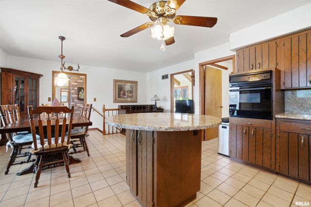 229 E FAR HILLS Drive, East Peoria, IL 61611