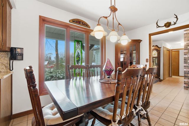 229 E FAR HILLS Drive, East Peoria, IL 61611