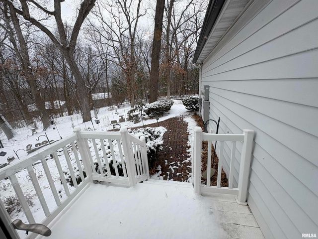 229 E FAR HILLS Drive, East Peoria, IL 61611