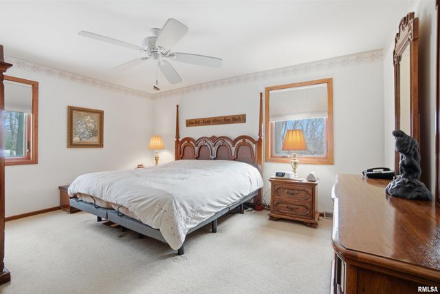 229 E FAR HILLS Drive, East Peoria, IL 61611