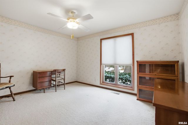 229 E FAR HILLS Drive, East Peoria, IL 61611