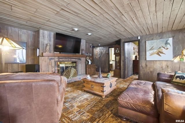 229 E FAR HILLS Drive, East Peoria, IL 61611