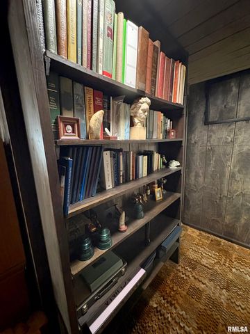 229 E FAR HILLS Drive, East Peoria, IL 61611