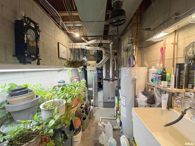 229 E FAR HILLS Drive, East Peoria, IL 61611