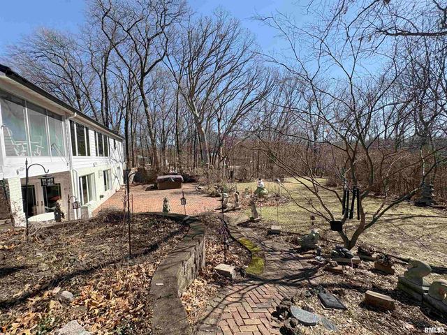 229 E FAR HILLS Drive, East Peoria, IL 61611