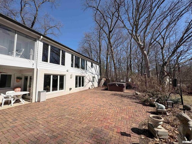 229 E FAR HILLS Drive, East Peoria, IL 61611