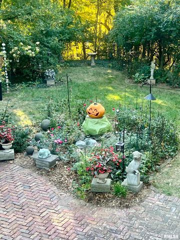 229 E FAR HILLS Drive, East Peoria, IL 61611