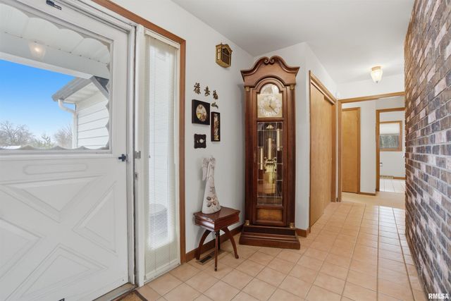 229 E FAR HILLS Drive, East Peoria, IL 61611