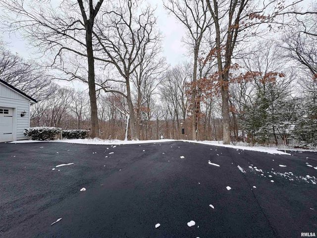 229 E FAR HILLS Drive, East Peoria, IL 61611