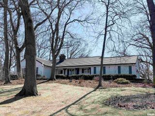 229 E FAR HILLS Drive, East Peoria, IL 61611