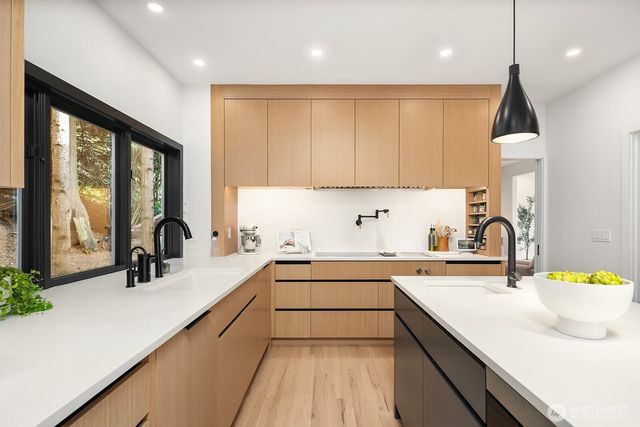 1540 204th Avenue NE, Sammamish, WA 98074