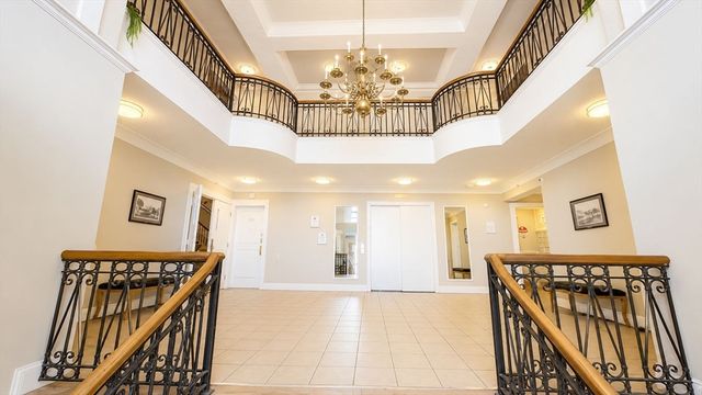 285 Lynn Shore Dr 101, Lynn, MA 01902