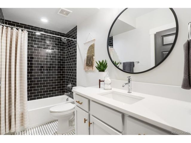 3322 N Columbine St, Denver, CO 80205