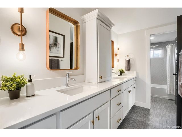 3322 N Columbine St, Denver, CO 80205