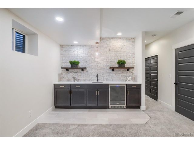 3322 N Columbine St, Denver, CO 80205