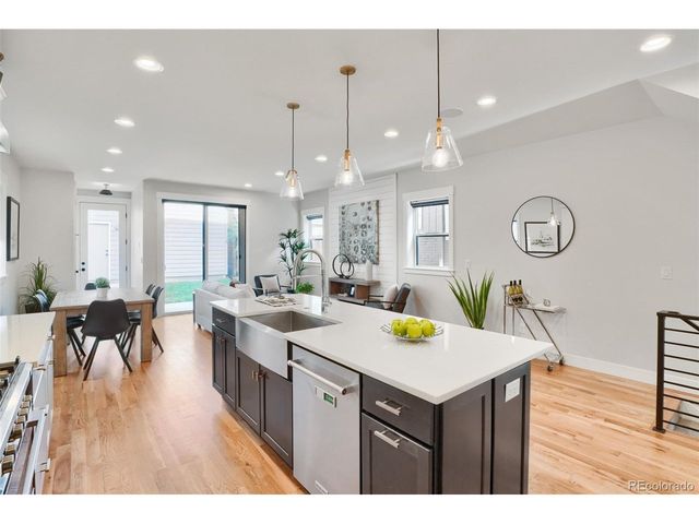 3322 N Columbine St, Denver, CO 80205
