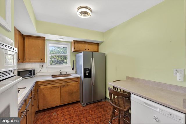629 CLAY DR, Conshohocken, PA 19428