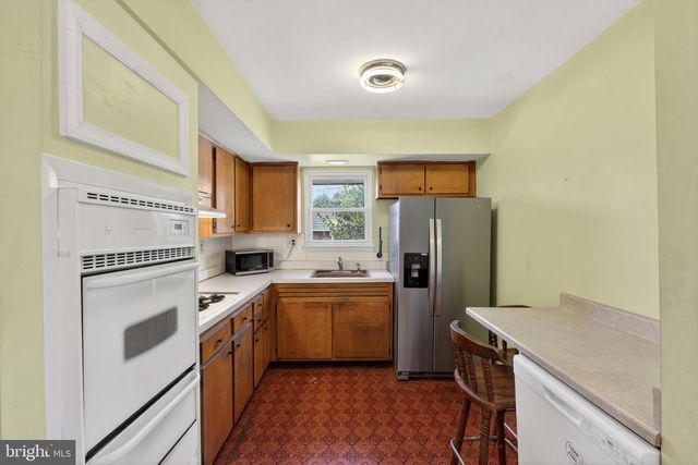 629 CLAY DR, Conshohocken, PA 19428